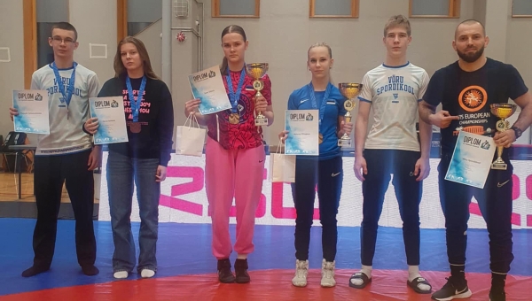 Võru maadlejad tõid Eesti meistrivõistlustelt kuldmedaleid